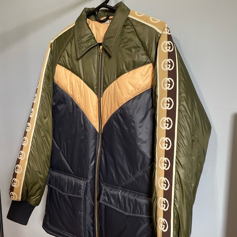 2020 GUCCI Interlocking G Logo Jacket - Men’s Puffer Jacket - Size 46